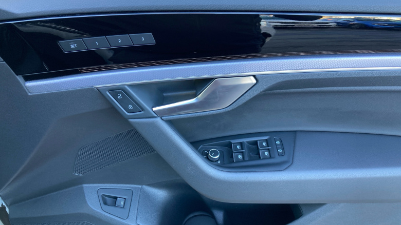 Volkswagen Touareg 3.0 V6 TDI 4Motion Black Edition 5dr Tip Auto Diesel Estate